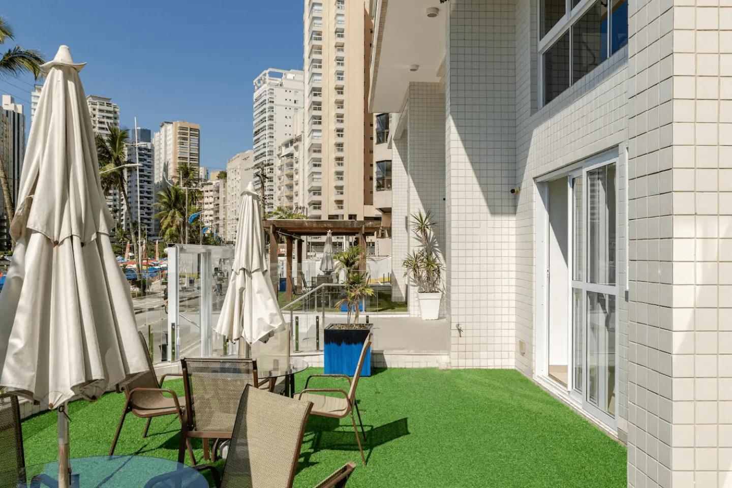 Apto - Predio De Frente Para Praia - Asturias - Guaruja - 2 Vagas Garagem - Wi-Fi E Ar Condicionado Kültér fotó