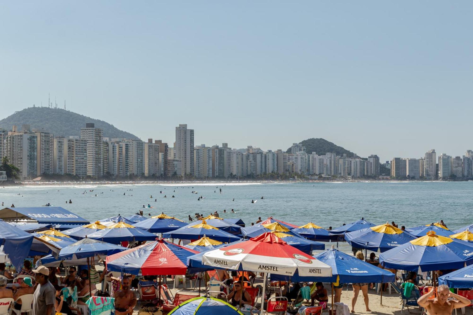 Apto - Predio De Frente Para Praia - Asturias - Guaruja - 2 Vagas Garagem - Wi-Fi E Ar Condicionado Kültér fotó